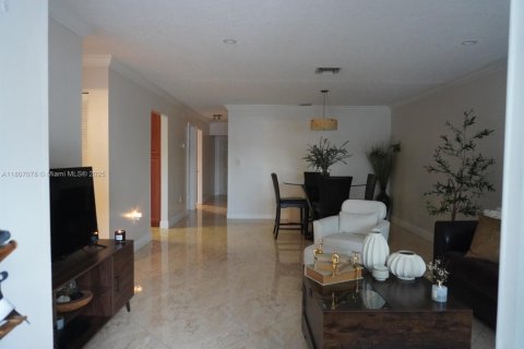 Townhouse in Miami Gardens, Florida 3 bedrooms, 125.05 sq.m. № 1749790 - photo 5