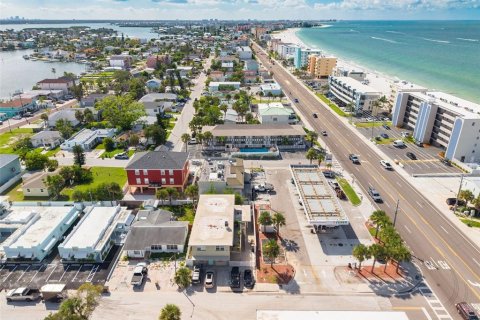 Immobilier commercial à vendre à Madeira Beach, Floride: 6 chambres, 314.01 m2 № 2322643 - photo 6