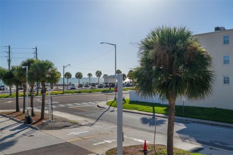 Immobilier commercial à vendre à Madeira Beach, Floride: 6 chambres, 314.01 m2 № 2322643 - photo 14