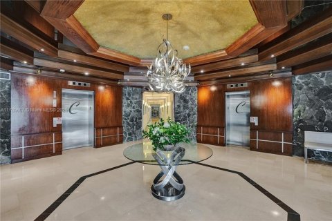 Снять в аренду кондоминиум в Помпано-Бич, Флорида 2 спальни, 152.73м2, № 1646294 - фото 2