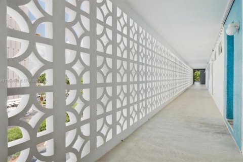 Copropriété à louer à Bay Harbor Islands, Floride: 2 chambres, 104.24 m2 № 2048226 - photo 19