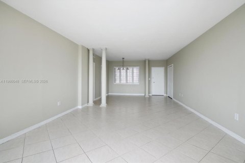 Copropriété à louer à Bay Harbor Islands, Floride: 2 chambres, 104.24 m2 № 2048226 - photo 6