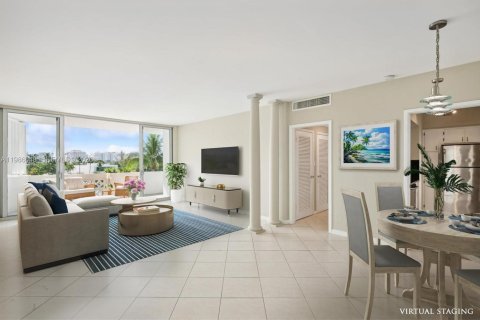 Copropriété à louer à Bay Harbor Islands, Floride: 2 chambres, 104.24 m2 № 2048226 - photo 2