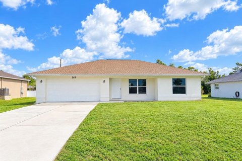 Casa en Port Charlotte, Florida 3 dormitorios, 116.03 m2 № 2433536