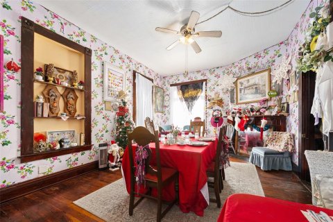 Commercial property in DeLand, Florida 383.04 sq.m. № 2096637 - photo 11