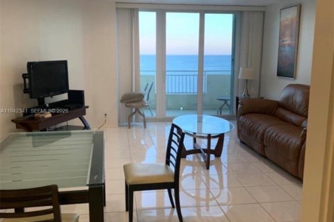 Condo à Hallandale Beach, Floride, 2 chambres  № 1999645