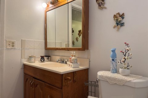 Купить кондоминиум в Маргит, Флорида 2 спальни, 92.9м2, № 2043511 - фото 23