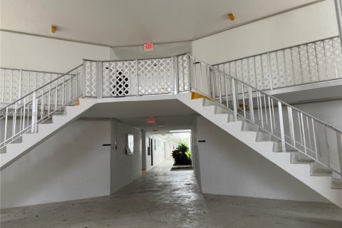 Купить кондоминиум в Маргит, Флорида 2 спальни, 92.9м2, № 2043511 - фото 3