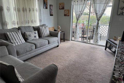 Купить кондоминиум в Маргит, Флорида 2 спальни, 92.9м2, № 2043511 - фото 13