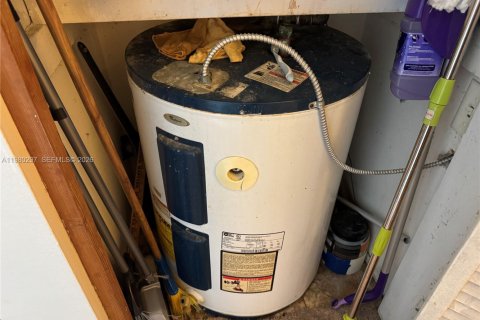 Купить кондоминиум в Маргит, Флорида 2 спальни, 92.9м2, № 2043511 - фото 17