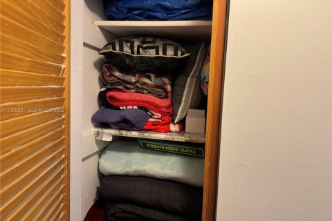 Купить кондоминиум в Маргит, Флорида 2 спальни, 92.9м2, № 2043511 - фото 19