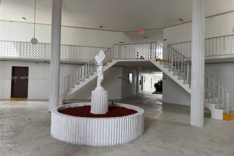 Купить кондоминиум в Маргит, Флорида 2 спальни, 92.9м2, № 2043511 - фото 2