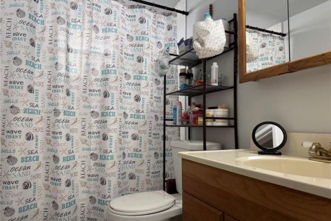 Купить кондоминиум в Маргит, Флорида 2 спальни, 92.9м2, № 2043511 - фото 27