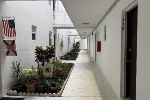 Купить кондоминиум в Маргит, Флорида 2 спальни, 92.9м2, № 2043511 - фото 4