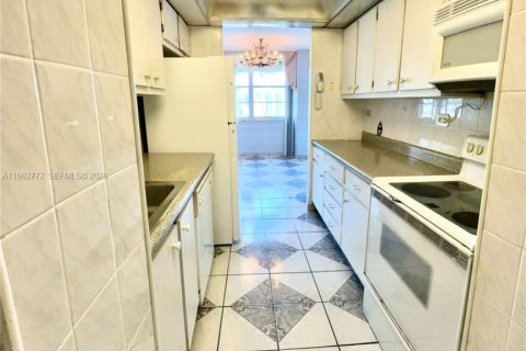 Copropriété à vendre à Sunny Isles Beach, Floride: 1 chambre, 87.61 m2 № 2026714 - photo 14