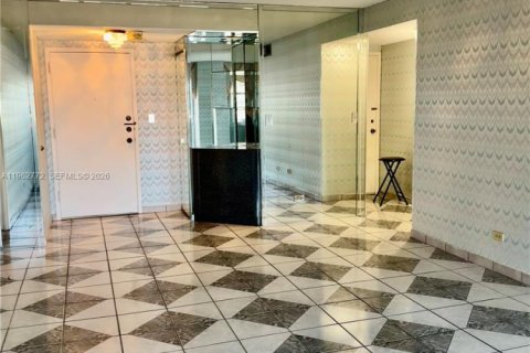 Copropriété à vendre à Sunny Isles Beach, Floride: 1 chambre, 87.61 m2 № 2026714 - photo 9