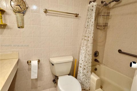 Copropriété à vendre à Sunny Isles Beach, Floride: 1 chambre, 87.61 m2 № 2026714 - photo 20