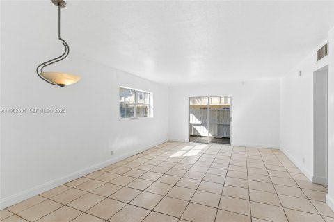 Купить кондоминиум в Пайнкрест, Флорида 1 спальня, 65.03м2, № 2025750 - фото 3