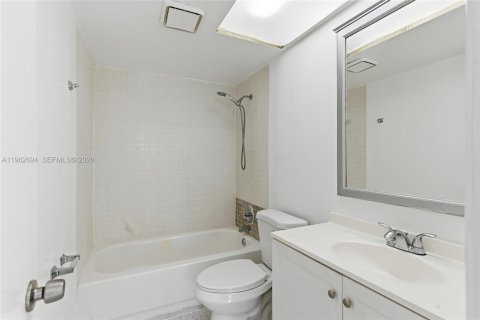 Купить кондоминиум в Пайнкрест, Флорида 1 спальня, 65.03м2, № 2025750 - фото 16