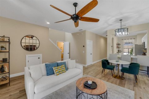 Townhouse in Sanford, Florida 3 bedrooms, 130.9 sq.m. № 2210234 - photo 4