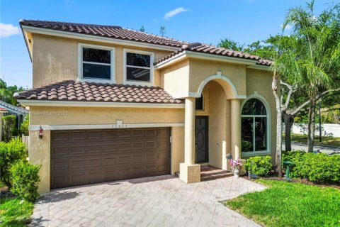 House in Coral Springs, Florida 4 bedrooms, 202.53 sq.m. № 1712222 - photo 1
