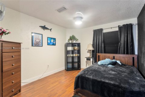 House in Coral Springs, Florida 4 bedrooms, 202.53 sq.m. № 1712222 - photo 10
