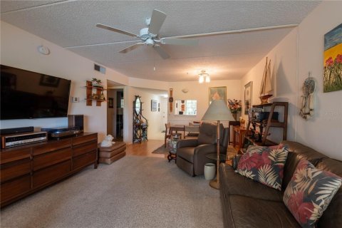 Condo in Dunedin, Florida, 2 bedrooms  № 1877446 - photo 10