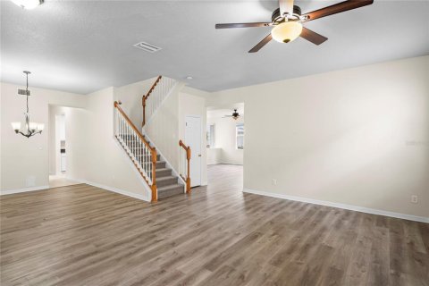 Casa en venta en Wesley Chapel, Florida, 5 dormitorios, 322.74 m2 № 1792691 - foto 2