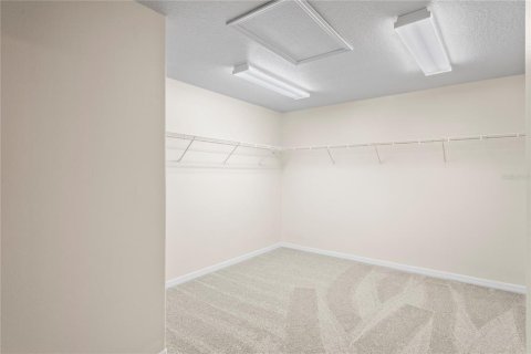 Casa en venta en Wesley Chapel, Florida, 5 dormitorios, 322.74 m2 № 1792691 - foto 16