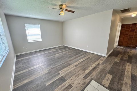 Appartement à louer à Leesburg, Floride: 3 chambres, 74.32 m2 № 2104723 - photo 3
