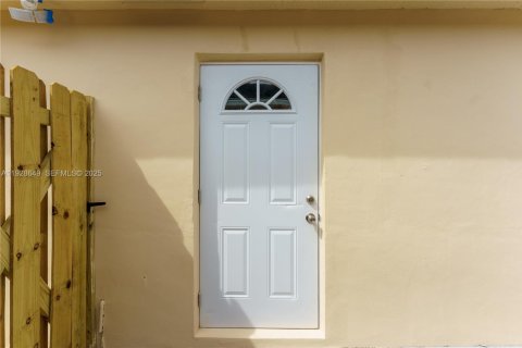 Apartamento en alquiler en Hialeah, Florida, 1 dormitorio, 132.66 m2 № 1987089 - foto 15