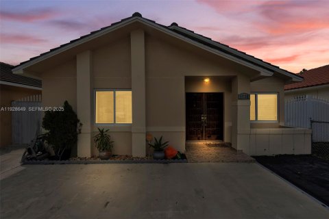 Apartamento en alquiler en Hialeah, Florida, 1 dormitorio, 132.66 m2 № 1987089 - foto 8