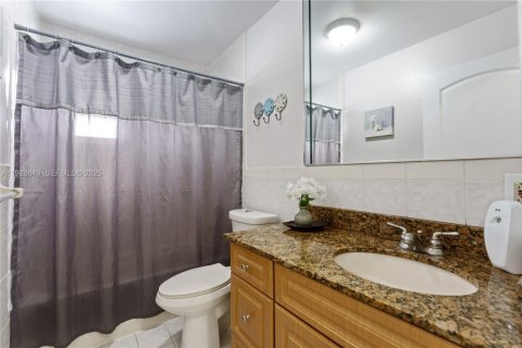 Apartamento en alquiler en Hialeah, Florida, 1 dormitorio, 132.66 m2 № 1987089 - foto 14