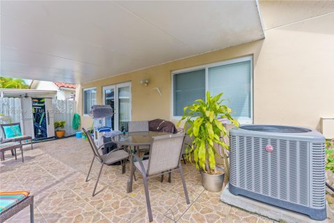 Apartamento en alquiler en Hialeah, Florida, 1 dormitorio, 132.66 m2 № 1987089 - foto 18