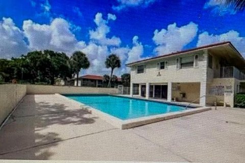 Condo in Coral Springs, Florida, 1 bedroom  № 1224848 - photo 1