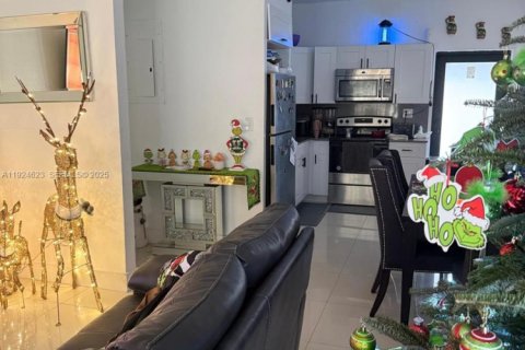 Propiedad comercial en venta en Miami, Florida, 244.89 m2 № 1982687 - foto 8