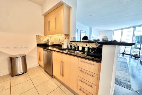 Copropriété à vendre à Miami, Floride: 1 chambre, 78.6 m2 № 2080202 - photo 2