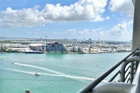 Copropriété à vendre à Miami, Floride: 1 chambre, 78.6 m2 № 2080202 - photo 16