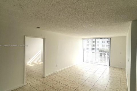 Appartement à louer à Miami, Floride: 2 chambres, 92.16 m2 № 1830605 - photo 8