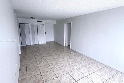 Appartement à louer à Miami, Floride: 2 chambres, 92.16 m2 № 1830605 - photo 14