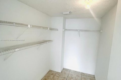 Appartement à louer à Miami, Floride: 2 chambres, 92.16 m2 № 1830605 - photo 22