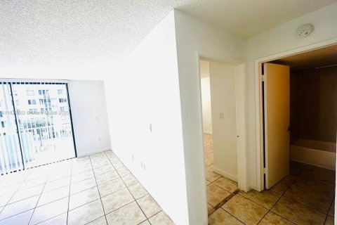 Appartement à louer à Miami, Floride: 2 chambres, 92.16 m2 № 1830605 - photo 9