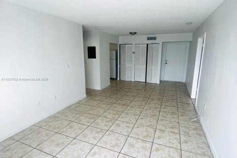 Appartement à louer à Miami, Floride: 2 chambres, 92.16 m2 № 1830605 - photo 15