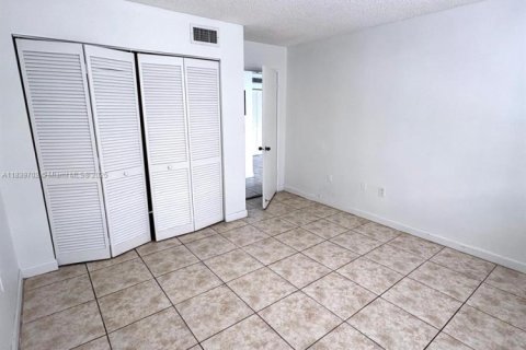 Appartement à louer à Miami, Floride: 2 chambres, 92.16 m2 № 1830605 - photo 16