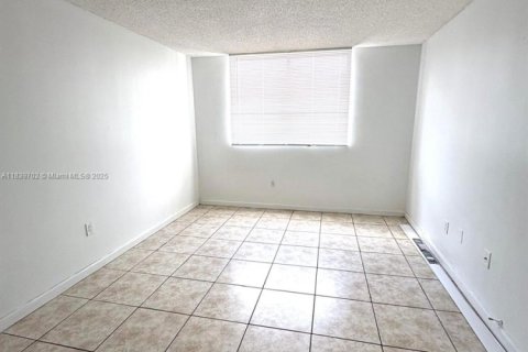 Appartement à louer à Miami, Floride: 2 chambres, 92.16 m2 № 1830605 - photo 18