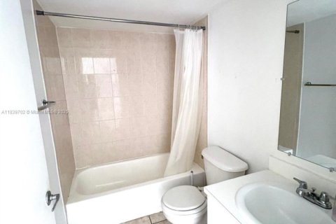Appartement à louer à Miami, Floride: 2 chambres, 92.16 m2 № 1830605 - photo 13