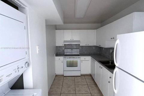 Appartement à louer à Miami, Floride: 2 chambres, 92.16 m2 № 1830605 - photo 3