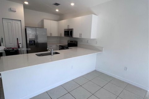 Adosado en alquiler en Homestead, Florida, 3 dormitorios, 129.41 m2 № 2008337 - foto 12