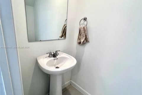 Adosado en alquiler en Homestead, Florida, 3 dormitorios, 129.41 m2 № 2008337 - foto 10