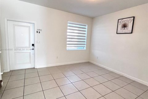 Adosado en alquiler en Homestead, Florida, 3 dormitorios, 129.41 m2 № 2008337 - foto 5